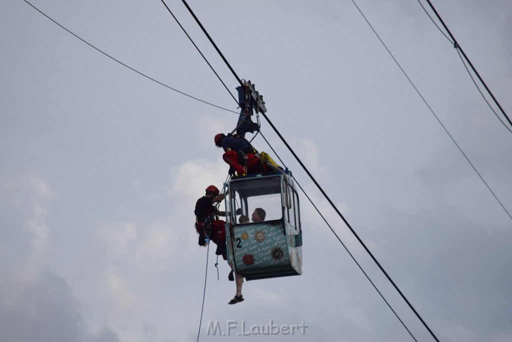 Koelner Seilbahn Gondel blieb haengen Koeln Linksrheinisch P629.JPG - Miklos Laubert